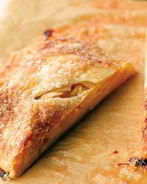 Штрудель яблочный из слоеного теста