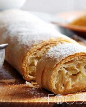 Яблочный штрудель из слоеного теста