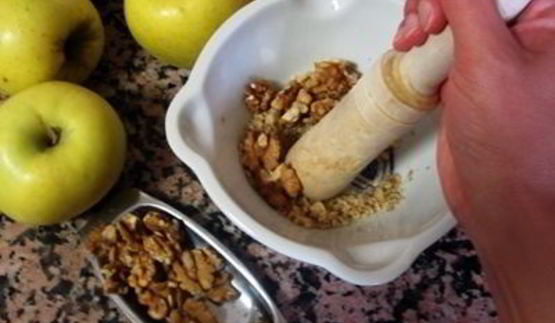 яблочный штрудель с грецкими орехами