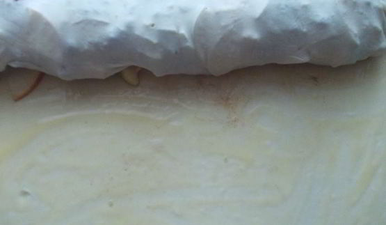 яблочный штрудель с изюмом и карамельной крошкой