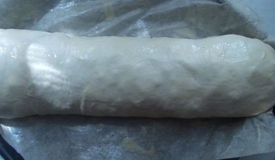 яблочный штрудель с изюмом и карамельной крошкой