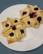 Слоеная выпечка с творожной начинкой