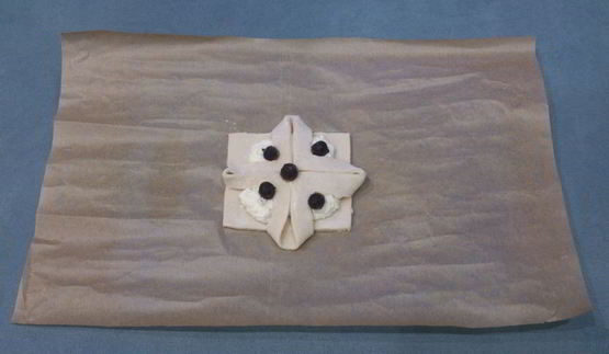 слоеная выпечка с творожной начинкой