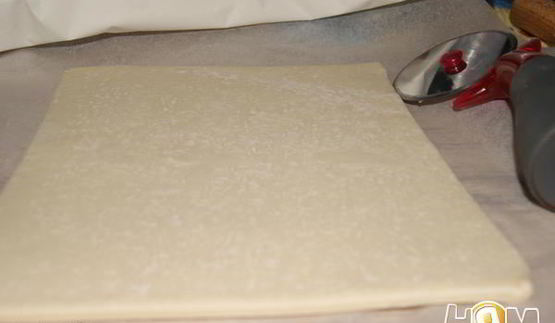 слоеные трубочки с вареной сгущенкой и орехами