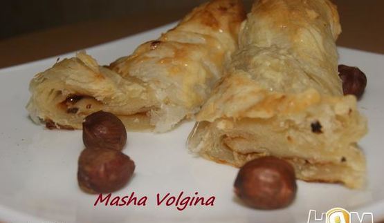 слоеные трубочки с вареной сгущенкой и орехами