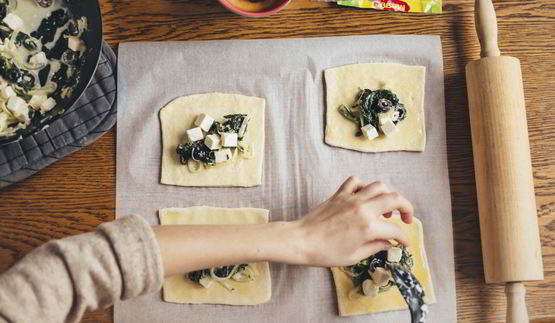 слойки с фетой и шпинатом