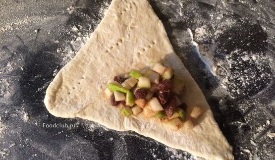 слойки с начинкой из груш