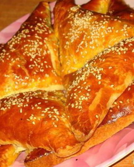 Рецепт слоек с сыром и копченой курицей