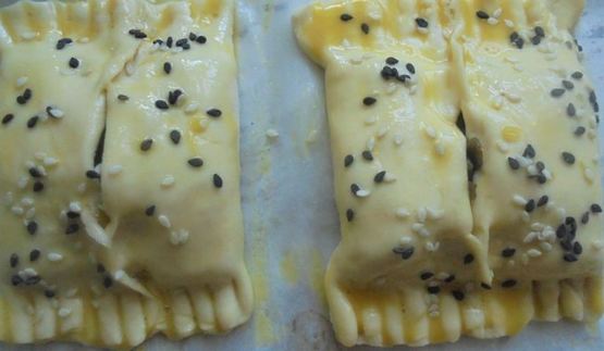 слойки с сыром и морской капустой