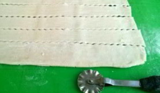 слойки с яблоками из слоеного бездрожжевого теста