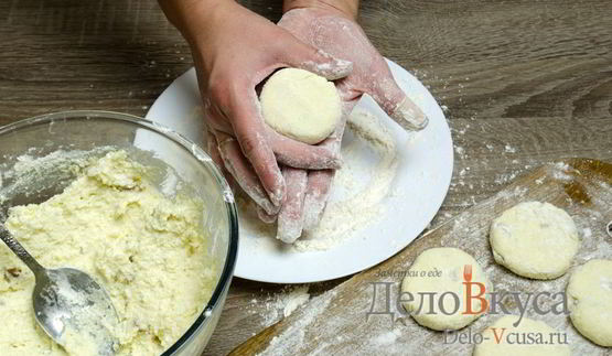 сырники из творога с изюмом