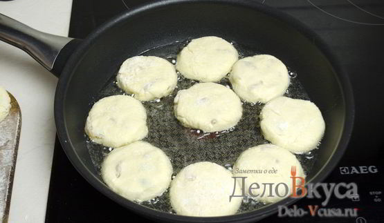 сырники из творога с изюмом