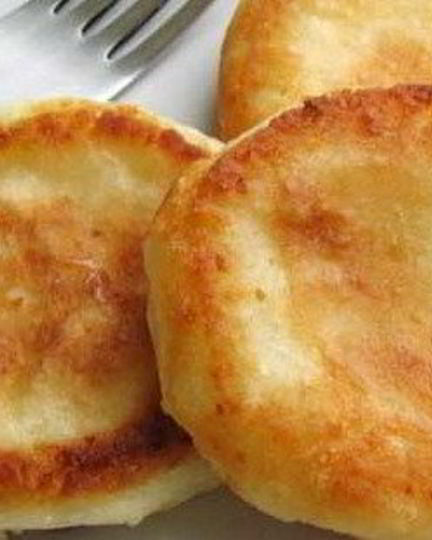 Рецепт сырников с курагой и грецкими орехами