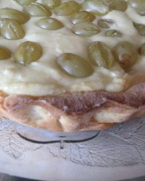 Творожник с виноградом