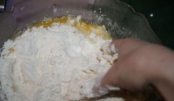 хрустящие корзинки с курицей из домашнего слоеного теста