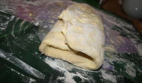 хрустящие корзинки с курицей из домашнего слоеного теста