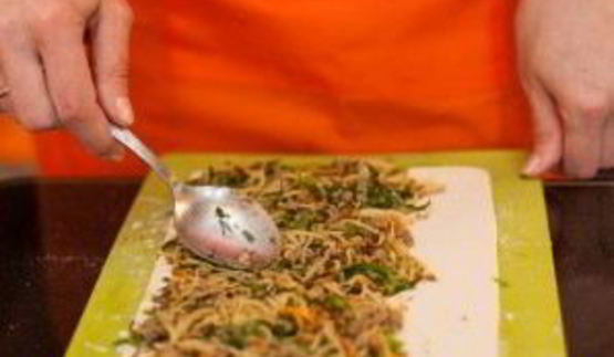 слоеное тесто с фаршем