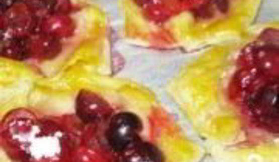 слоеное тесто с вишней