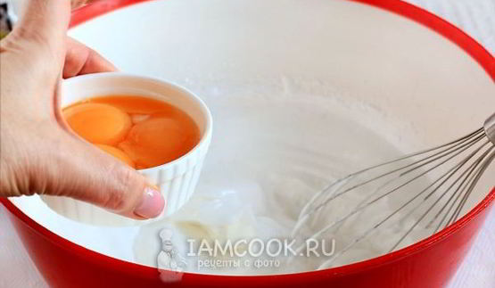 бисквитный торт панчо со сливочным кремом и ягодами