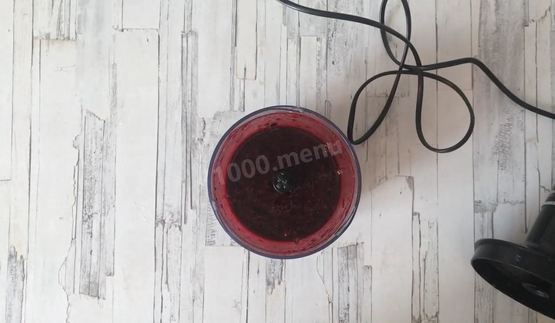 йогуртовый фисташковый торт с жимолостью