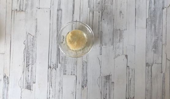 йогуртовый фисташковый торт с жимолостью