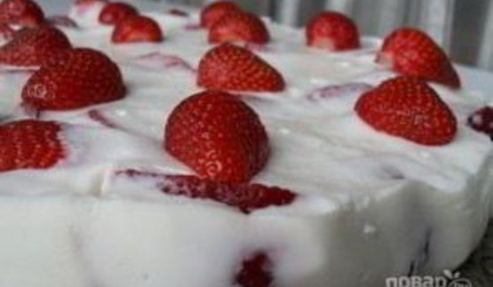 клубнично-йогуртовый торт