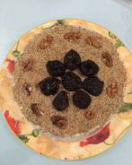 Медовик с черносливом и грецкими орехами
