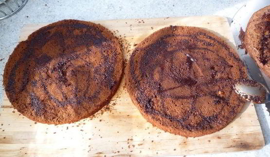 пасхальный кремообразный шоколадный торт с яичным ликером