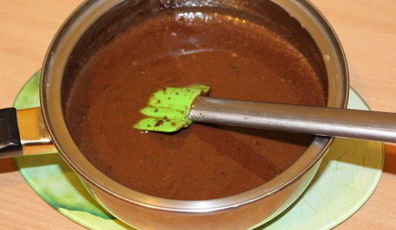 шоколадно-малиновый торт с творожно-сливочным кремом