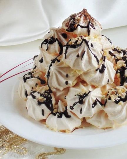 Рецепт торта графские развалины из безе с масляным кремом