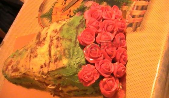 торт с бантом из мастики букет роз