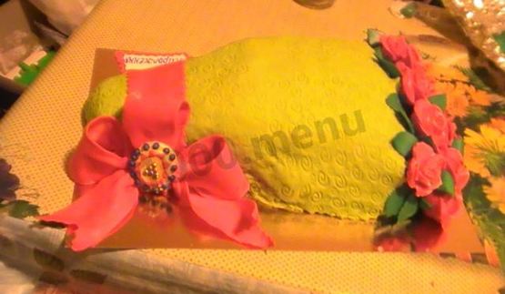 торт с бантом из мастики букет роз