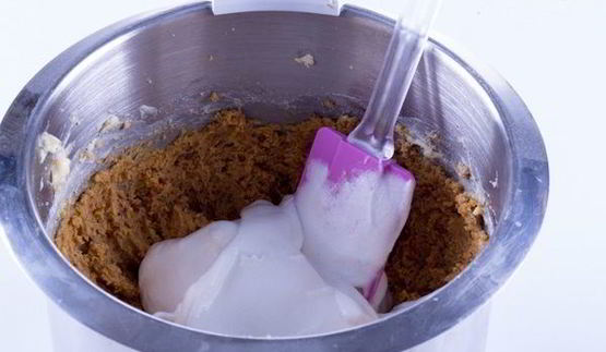 торт с тыквой и сабайоном на белом шоколаде