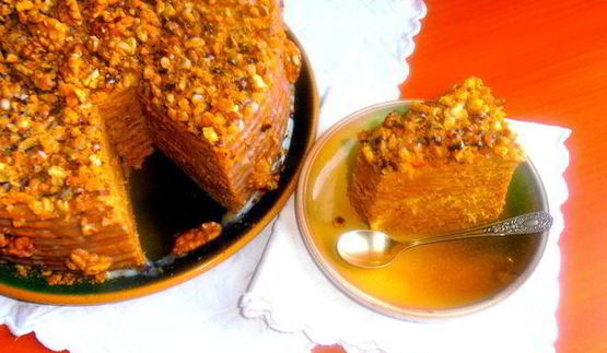 яблочный медовик