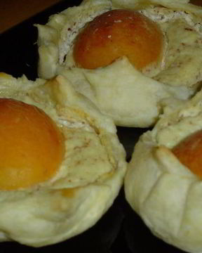 Творожно-абрикосовые слойки