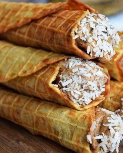 Рецепт банановых вафель с кремом из фиников и орехов