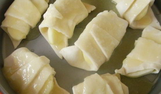 яблочные слойки со сладкой карамелью