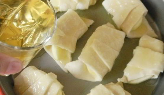 яблочные слойки со сладкой карамелью