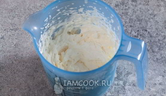 большие эклеры с фруктами