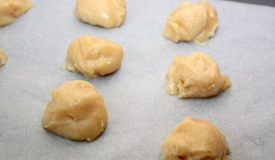 круглые эклеры с заварным кремом