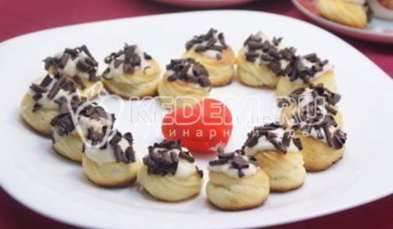 профитроли с кремом поцелуй