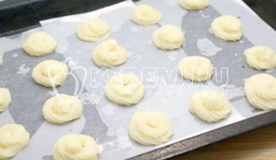 профитроли с кремом поцелуй