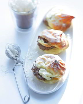 Профитроли с кремом Прага