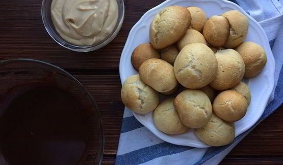 профитроли с шоколадом