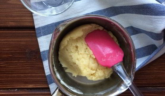 профитроли с шоколадом