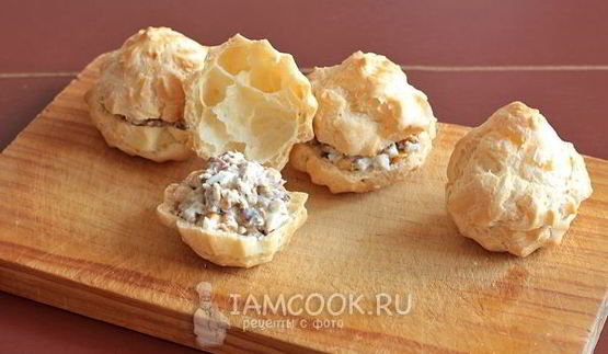 профитроли со шпротами