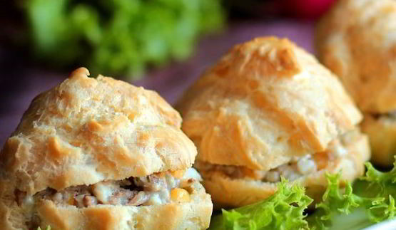 профитроли со шпротами