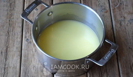 торт из профитролей со сметанным кремом