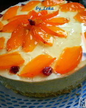 Торт с профитролями и хурмой