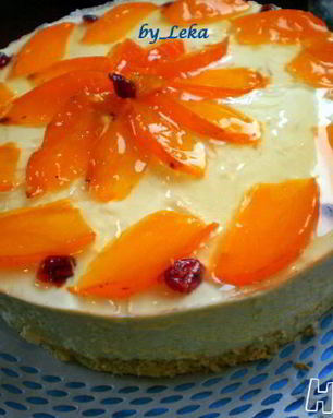 Торт с профитролями и хурмой